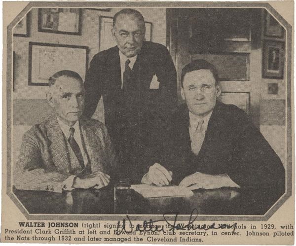 Baseball Autographs - Walter Johnson Signed Photo (1940s)