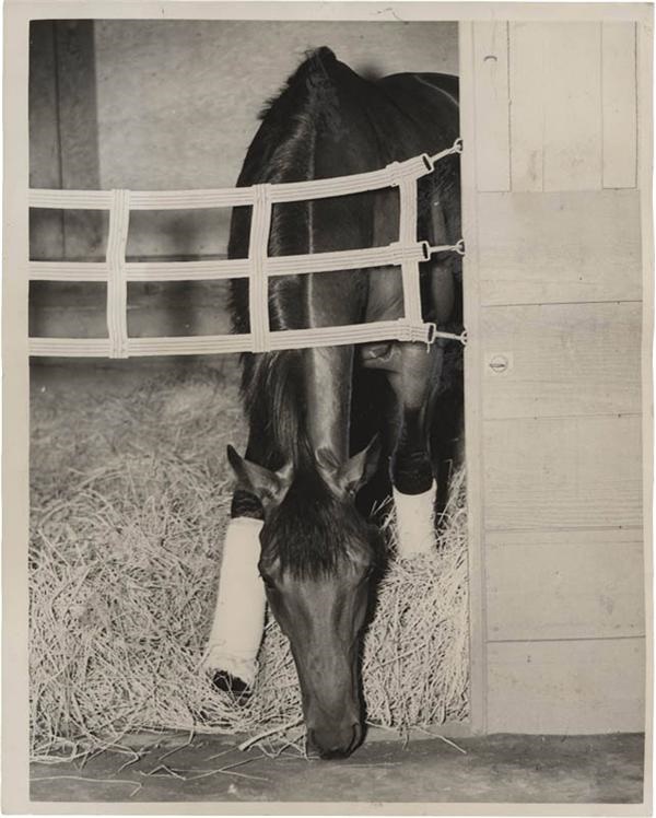- 1938 Seabisuit Horse Racing 8 x 10'' Original Photograph