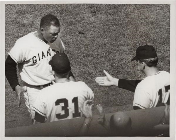 - Willie Mays Surpasses Jimmie Foxx Home Run #535 Photo (1966)
