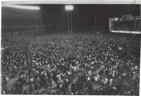 - New York Mets Clinch NL Title (1969)