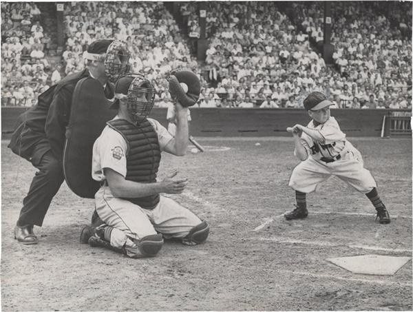 Memorabilia Baseball Photographs - Singles - Famous Eddie Gadel Bats Vintage Photograph (1951)