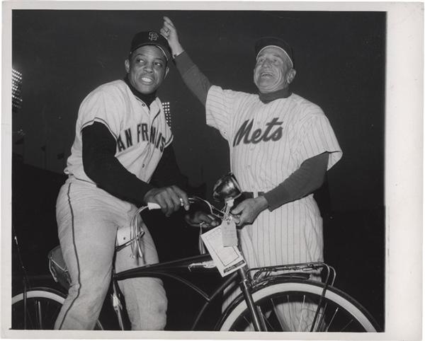 - Willie Mays and Casey Stengel Wire Photo (1963)