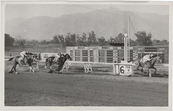 - Seabiscuit Wins Santa Anita Photo (1937)