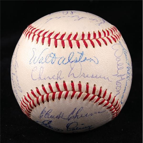 Baseball Autographs - 1959 World Champion Los Angeles Dodgers Team Signed Baseball