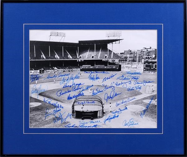 Baseball Autographs - Brooklyn Dodgers Signed 11x14 Framed Baseball Photo