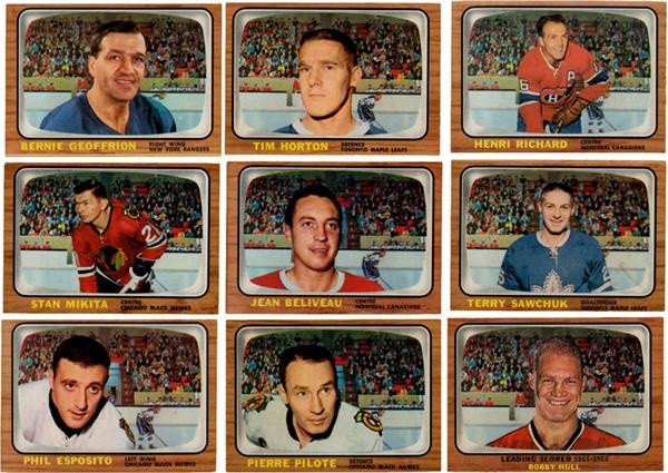 - 1966-67 Topps Hockey Card Complete Set with Bobby Orr Rookie
