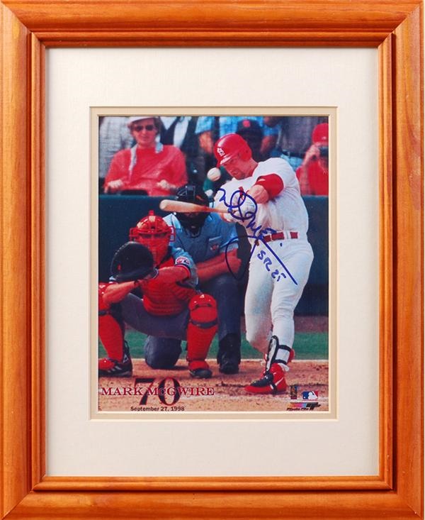 Baseball Autographs - Mark McGwire Signed 70th Homerun Photo