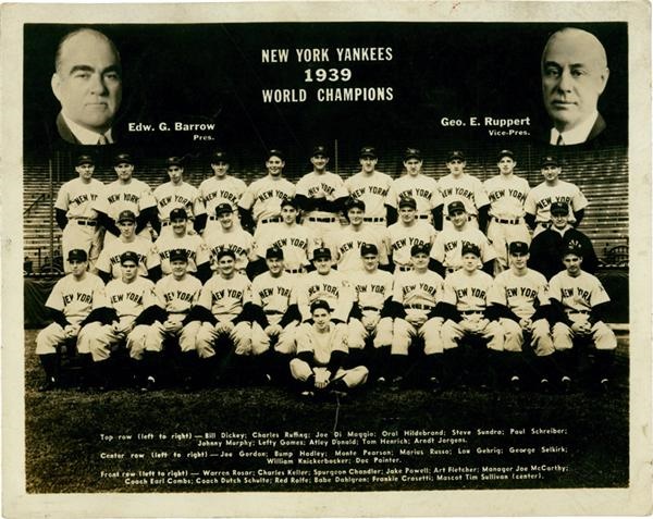 - 1939 New York Yankees Team Photo with Lou Gehrig