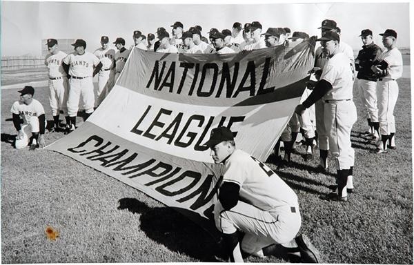 - 1962 SAN FRANCISCO GIANTS : Raising of the Flag, 1963