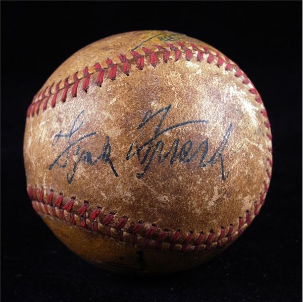 Baseball Autographs - Frankie Frisch Signed Baseball Dated 1945