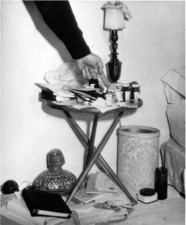 - MARILYN MONROE (1926-1962)<br>The Pills, 1962