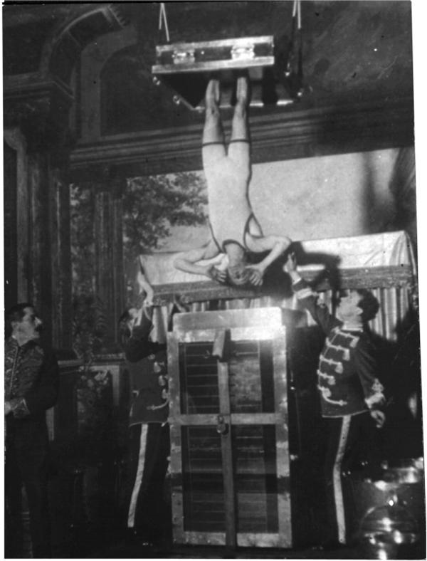 - Fabulous Houdini Photograph Series (15)