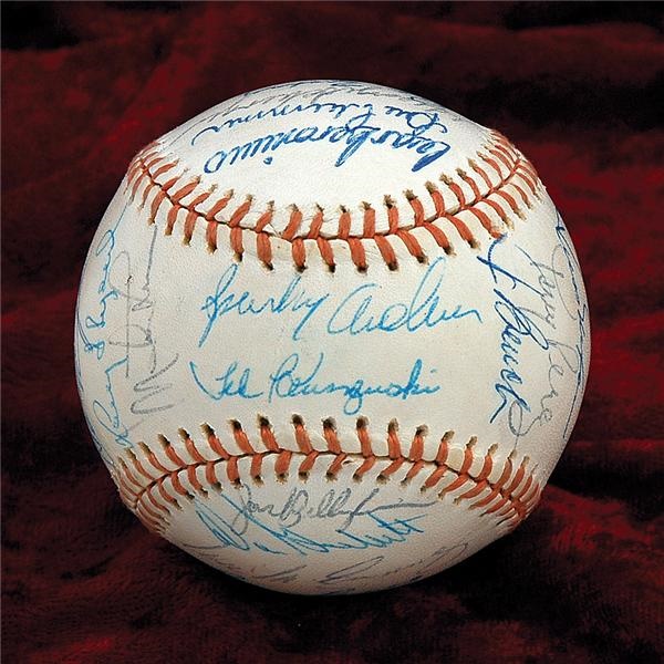 - Near Mint 1976 Cincinnati Reds Team Signed Baseball