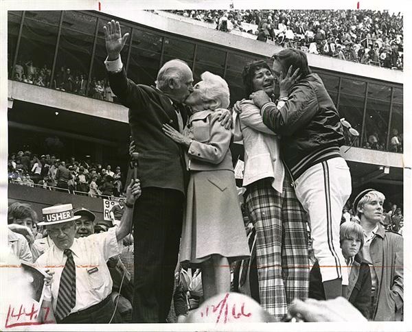 The Cincinnati Reds Photograph Collection - 1972 World Series Photo Collection (30)