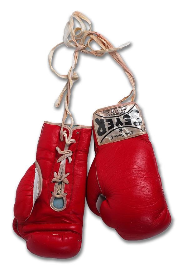 Muhammad Ali & Boxing - 1976 Oscar Bonavena's Last Fight Worn Gloves (vs. Billy Joiner)