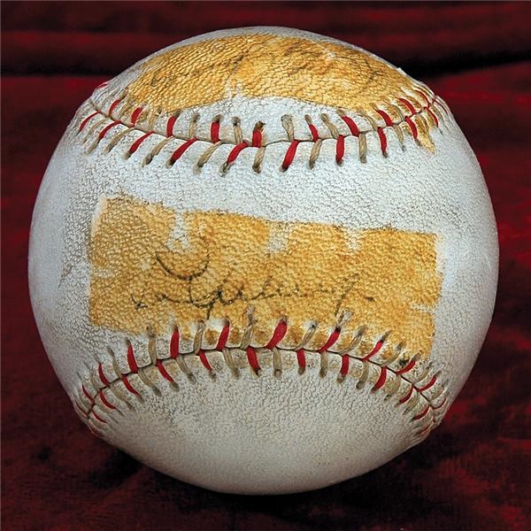 Baseball Autographs - Lou Gehrig and Lefty Gomez Signed Baseball
