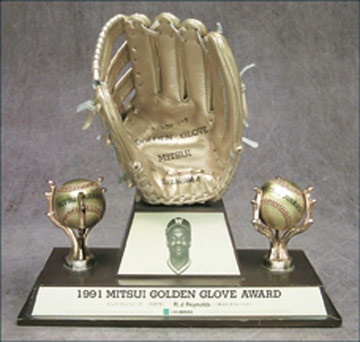 - Japanese Golden Glove Award