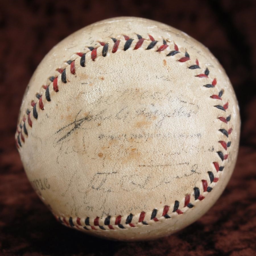 Baseball Autographs - 1934 New York Giants Team Signed Baseball