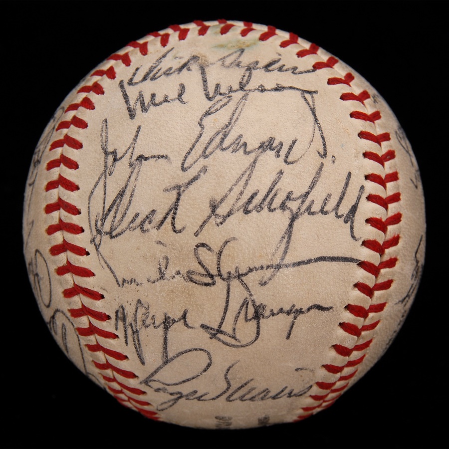 Baseball Autographs - 1968 St. Louis Cardinals Team Signed Baseball 28 Signatures with Roger Maris