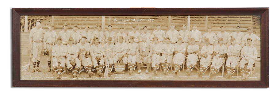 1929 Brooklyn Robins Panoramic Team Photograph