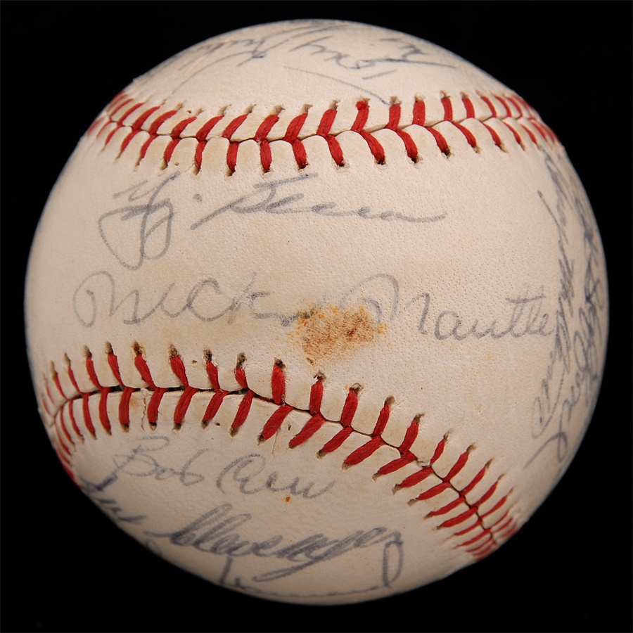 Baseball Autographs - 1961 Yankees Ball (with Clubhouse Mantle)