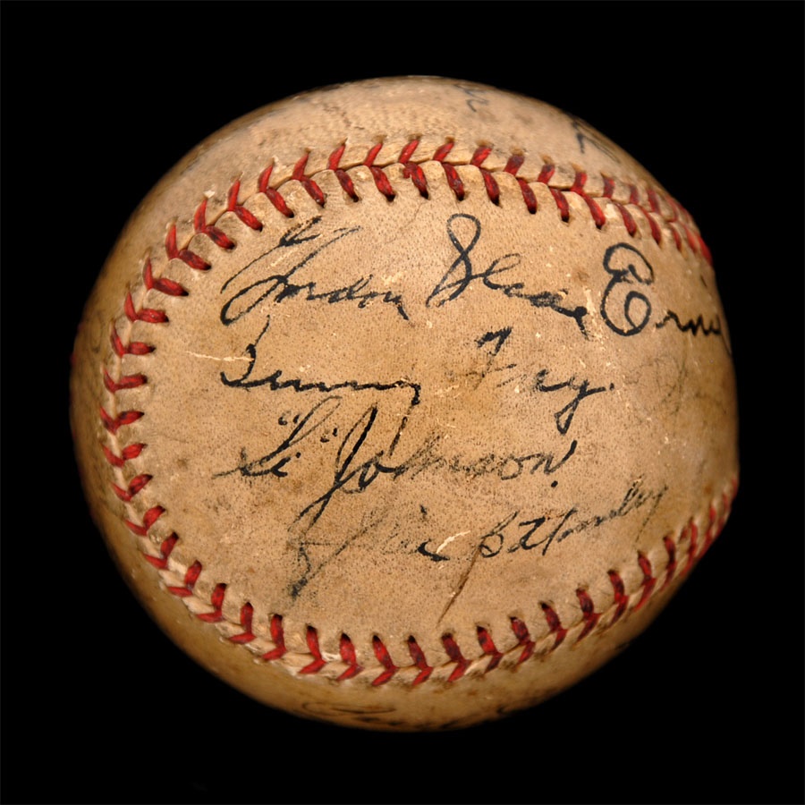 Baseball Autographs - 1935 Cincinnati Reds Team Signed Baseball
