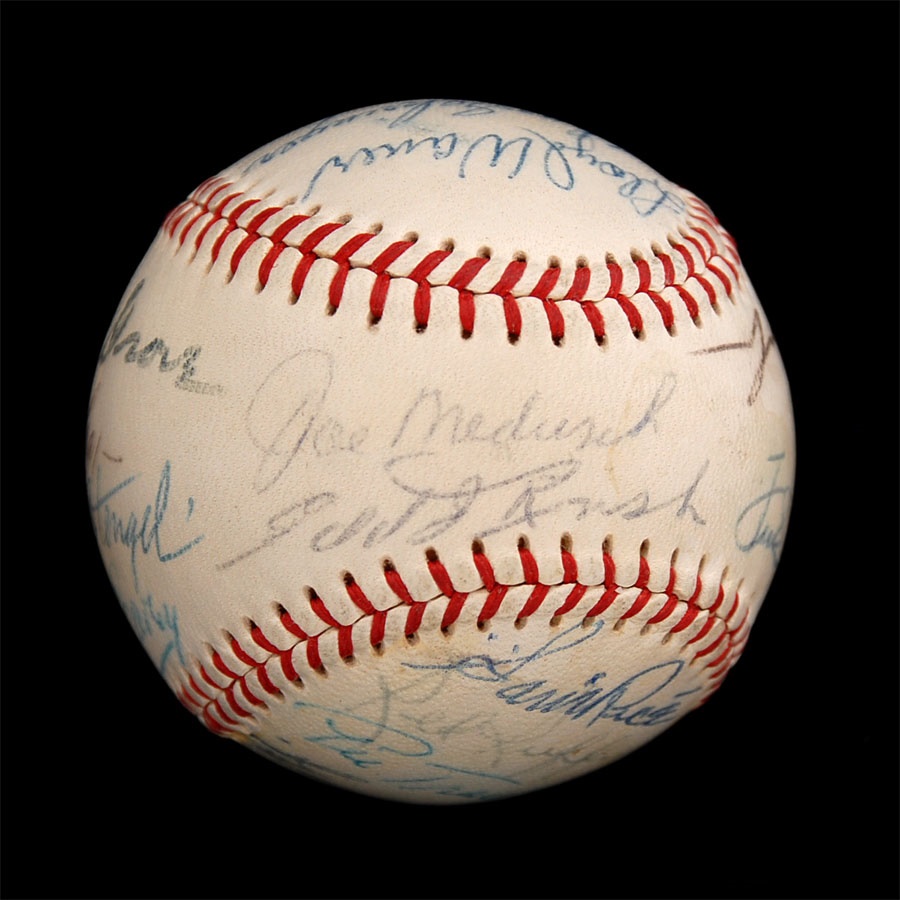 Baseball Autographs - Baseball Hall of Famers Signed Ball