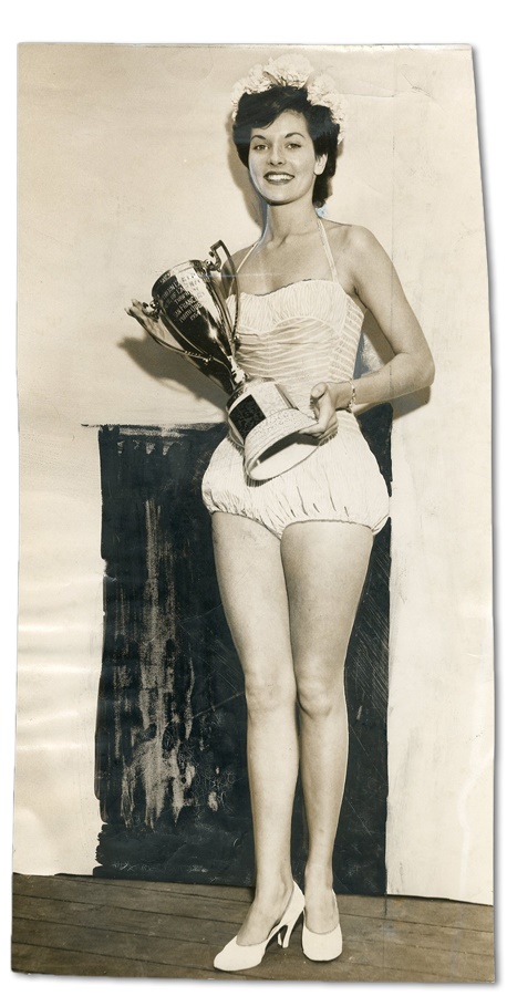 - 1954 Lee Meriwether Beauty Pageant Photo