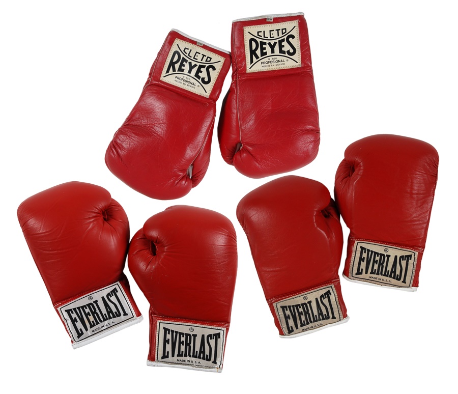 - Tommy Morrison Fight Glove Collection (4)