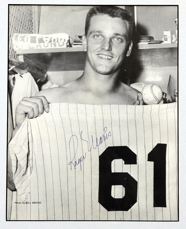 Baseball Autographs - Roger Maris Signed Photo Holding Up a #61 Jersey