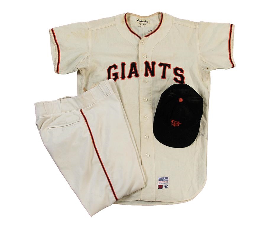 Baseball Equipment - San Francisco Giants Jersey  Pants and Hat