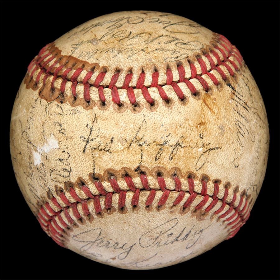Baseball Autographs - 1941 World Champion New York Yankees Team Signed Baseball