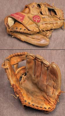 - 1982-83 Johnny Bench Game Worn Fielder's Glove