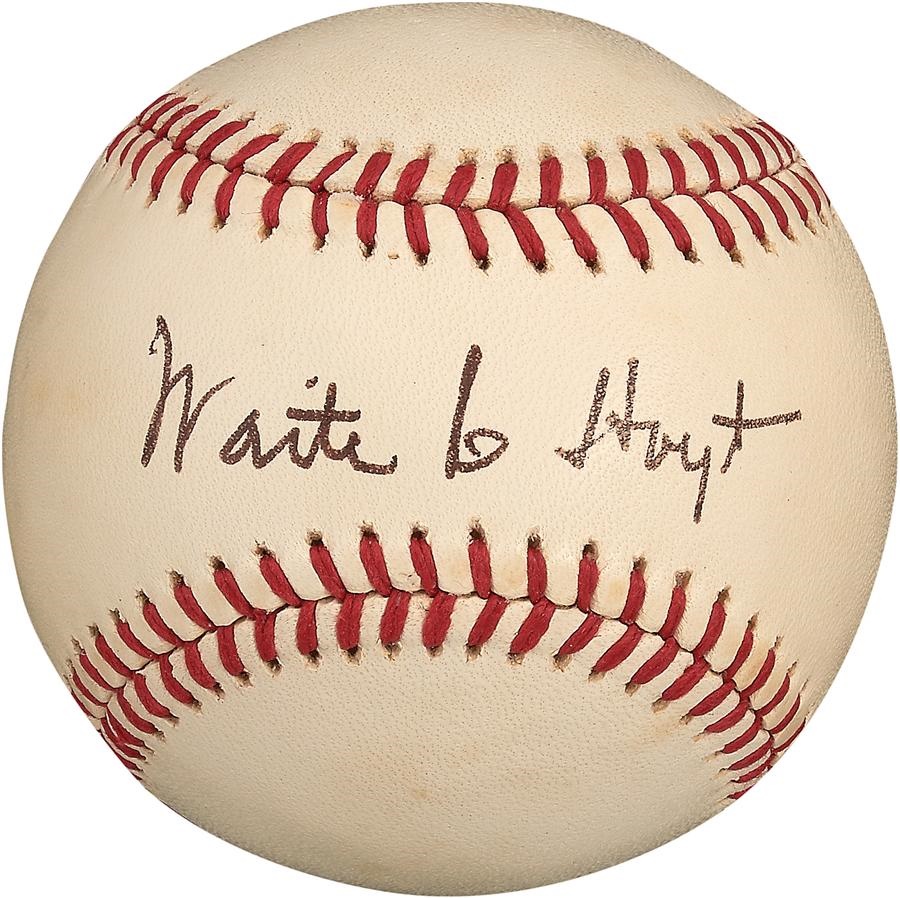 Baseball Autographs - Waite Hoyt Single Signed Baseball