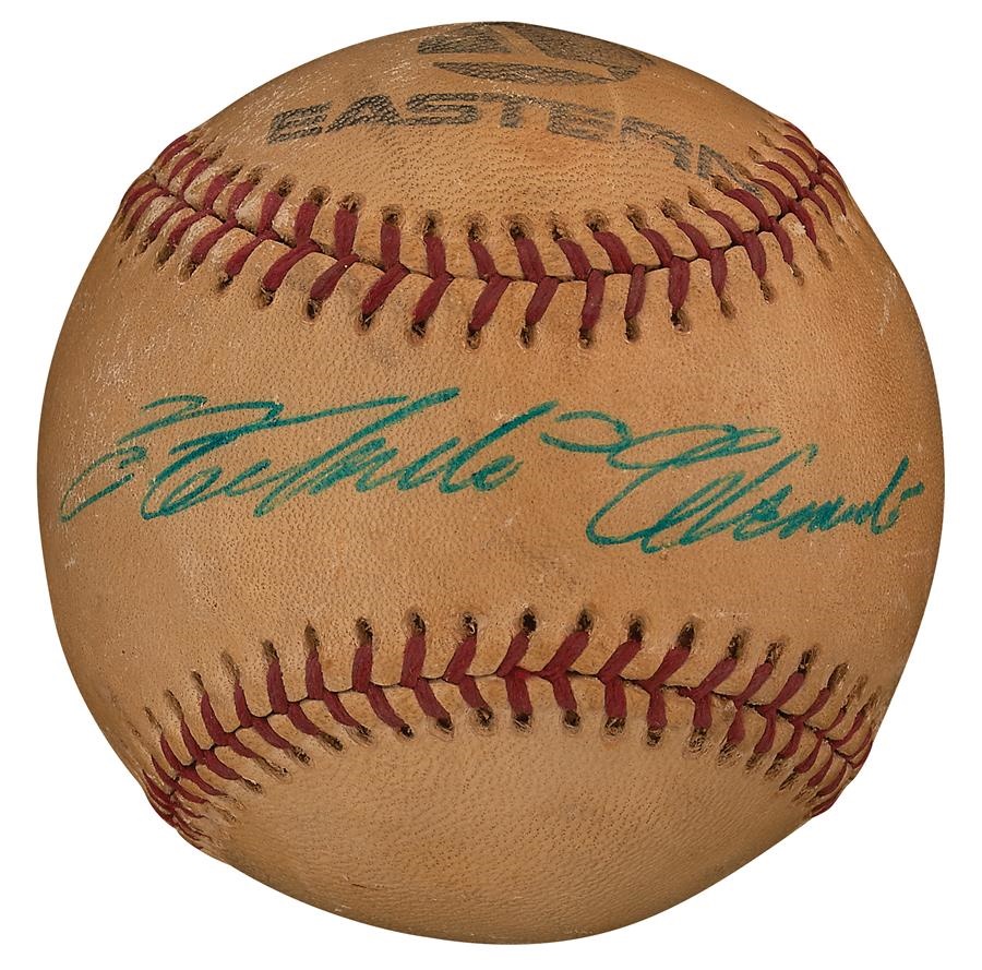 - Spectacular Roberto Clemente Single Signed Baseball