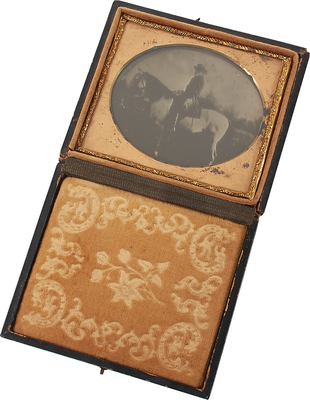 - Important 1860s Confederate General Robert E. Lee on Traveller Ambrotype in Original Leather Case