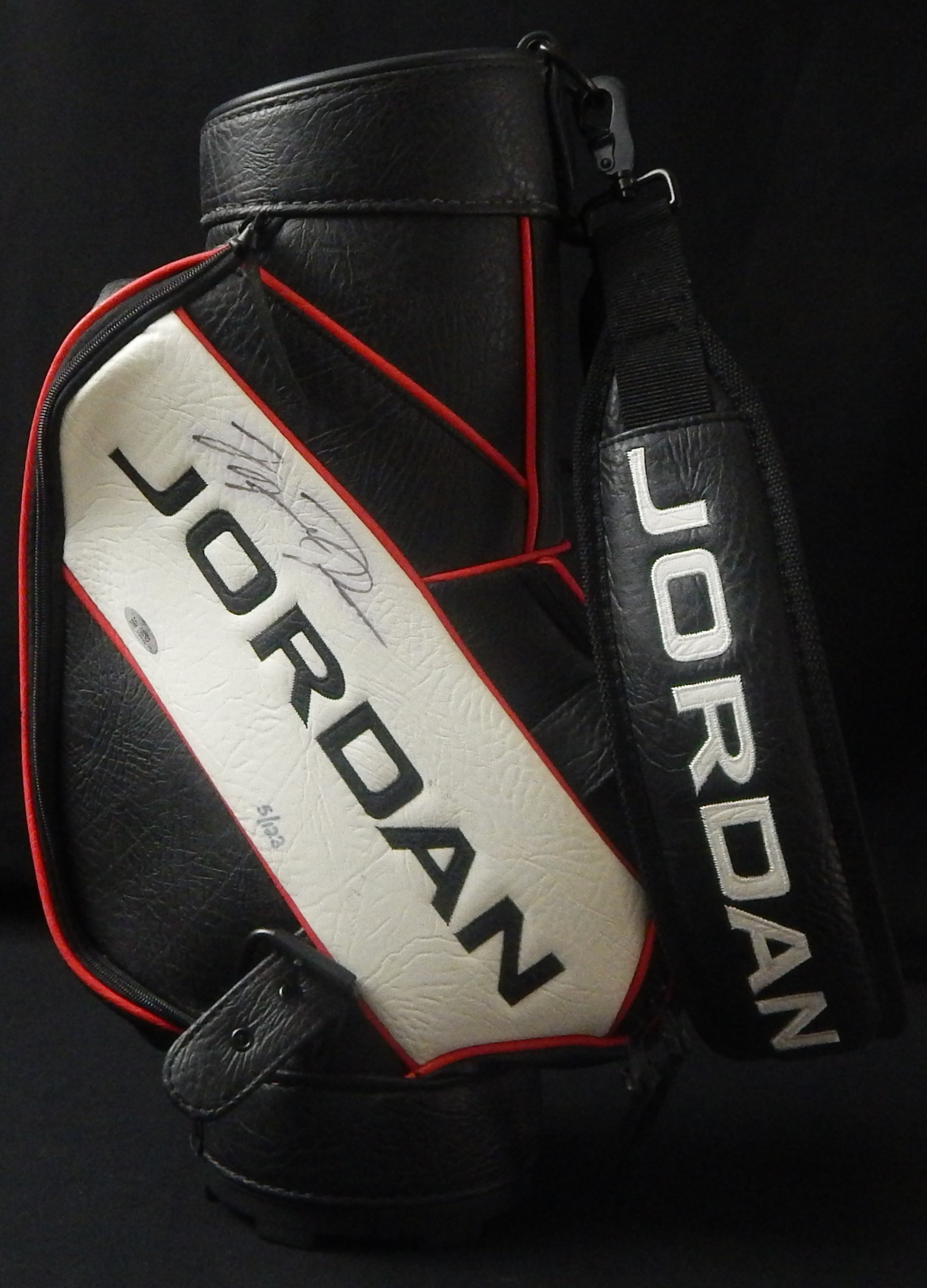 - Michael Jordan Signed Mini Golf Bag (UDA #5/123)