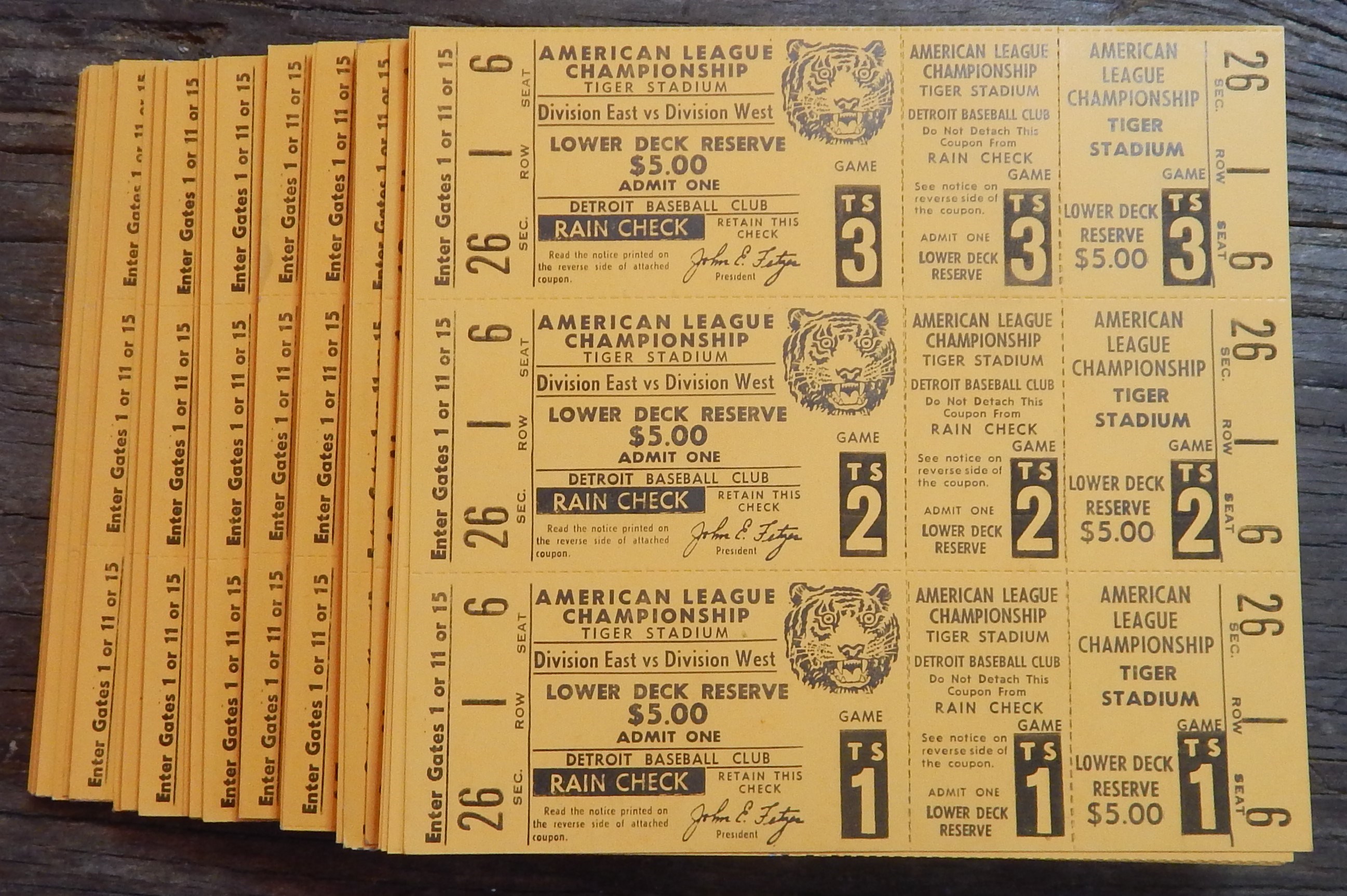 Tickets, Publications & Pins - 1972 Detroit Tigers LCS Full Tickets (300)