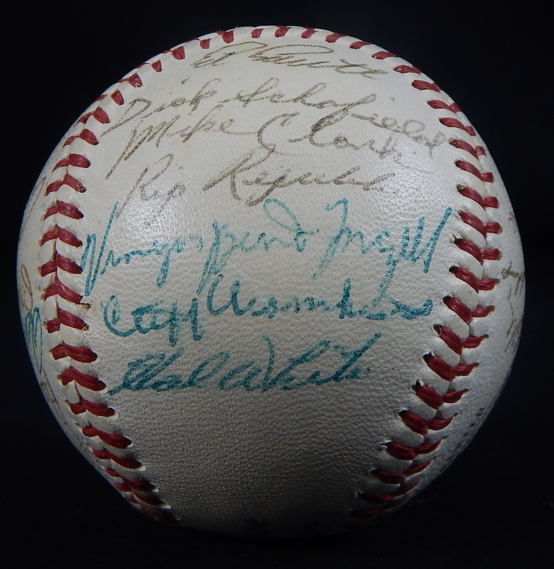 Baseball Autographs - 1953 St. Louis Cardinals Team Signed Baseball with Musial, Slaughter and Schoendienst