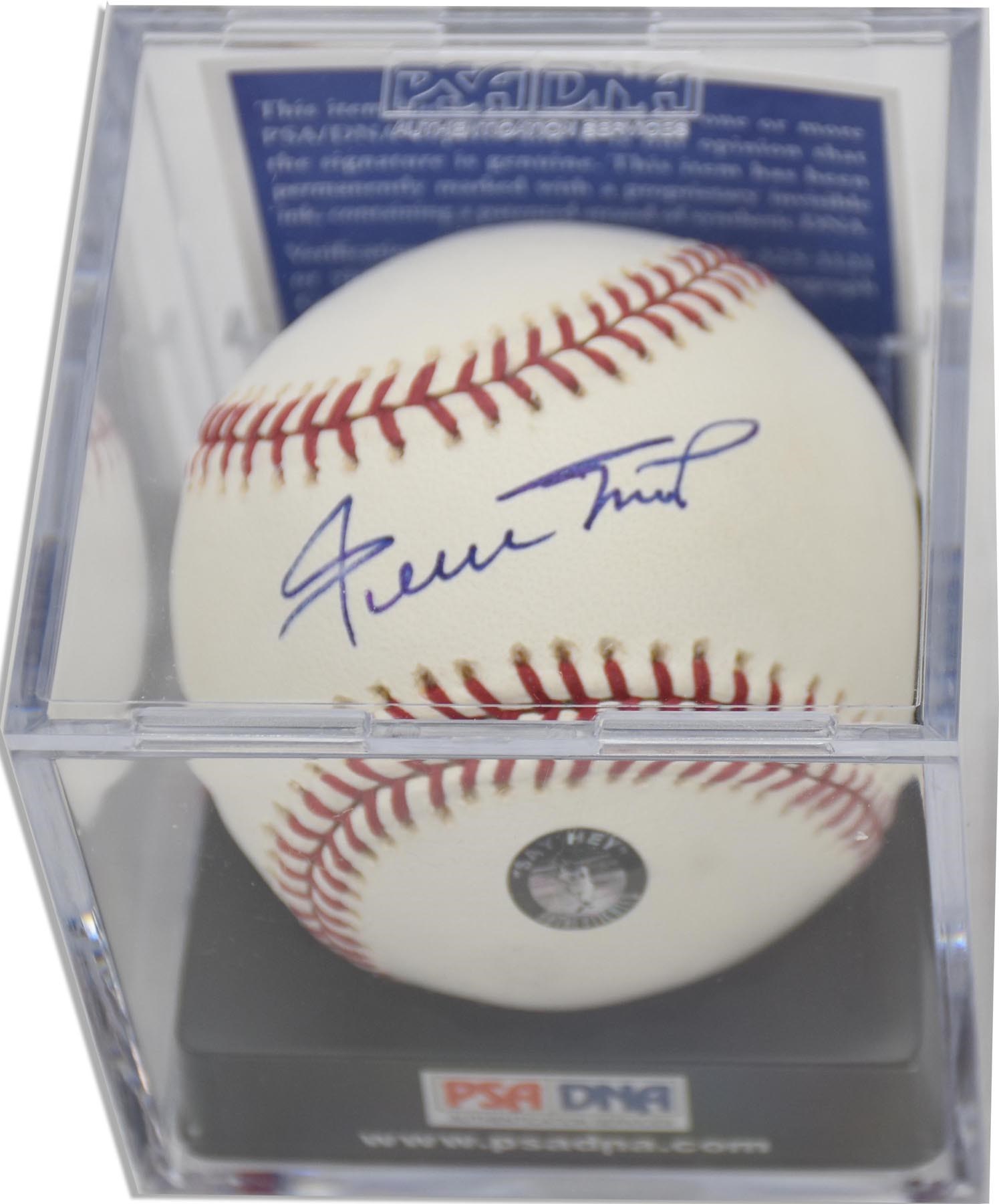 Baseball Autographs - Willie Mays Single Signed Baseball (PSA MINT+ 9.5)