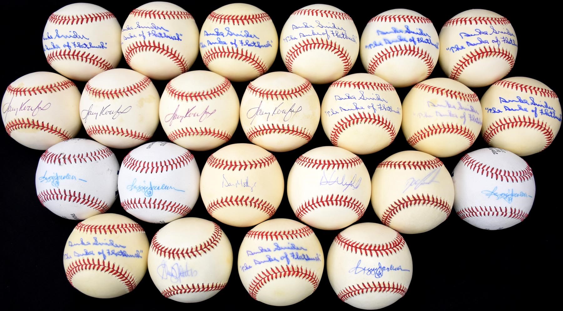 Baseball Autographs - Baseball Legends & Greats Single Signed Baseballs w/(4) Koufax (23)