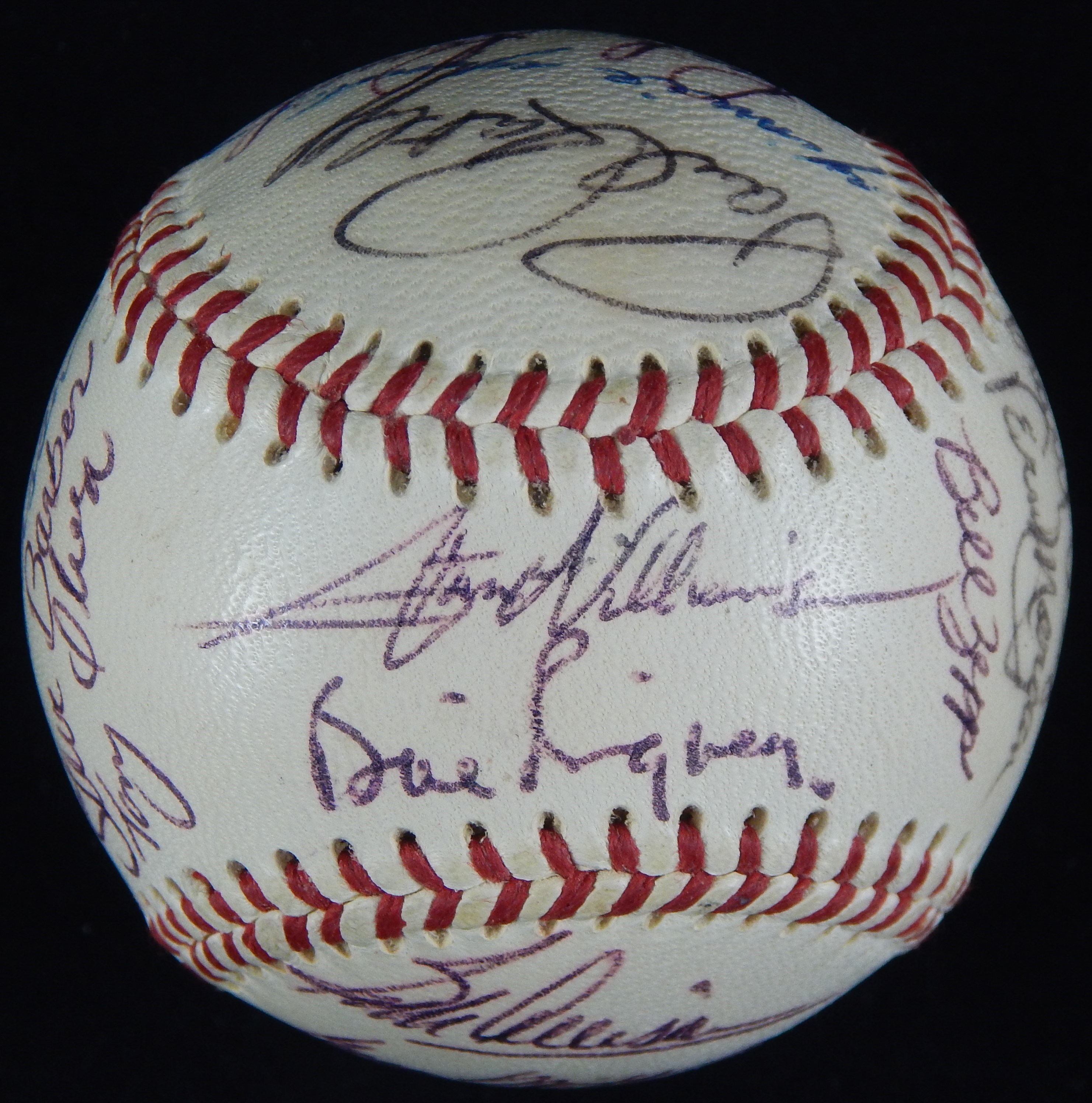 - 1970 Minnesota Twins Team Signed Baseball with 31 Signatures - PSA/DNA