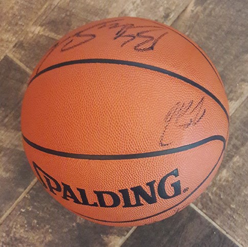 - 2003 Cleveland Cavaliers Team Signed Basketball with Rookie Lebron James