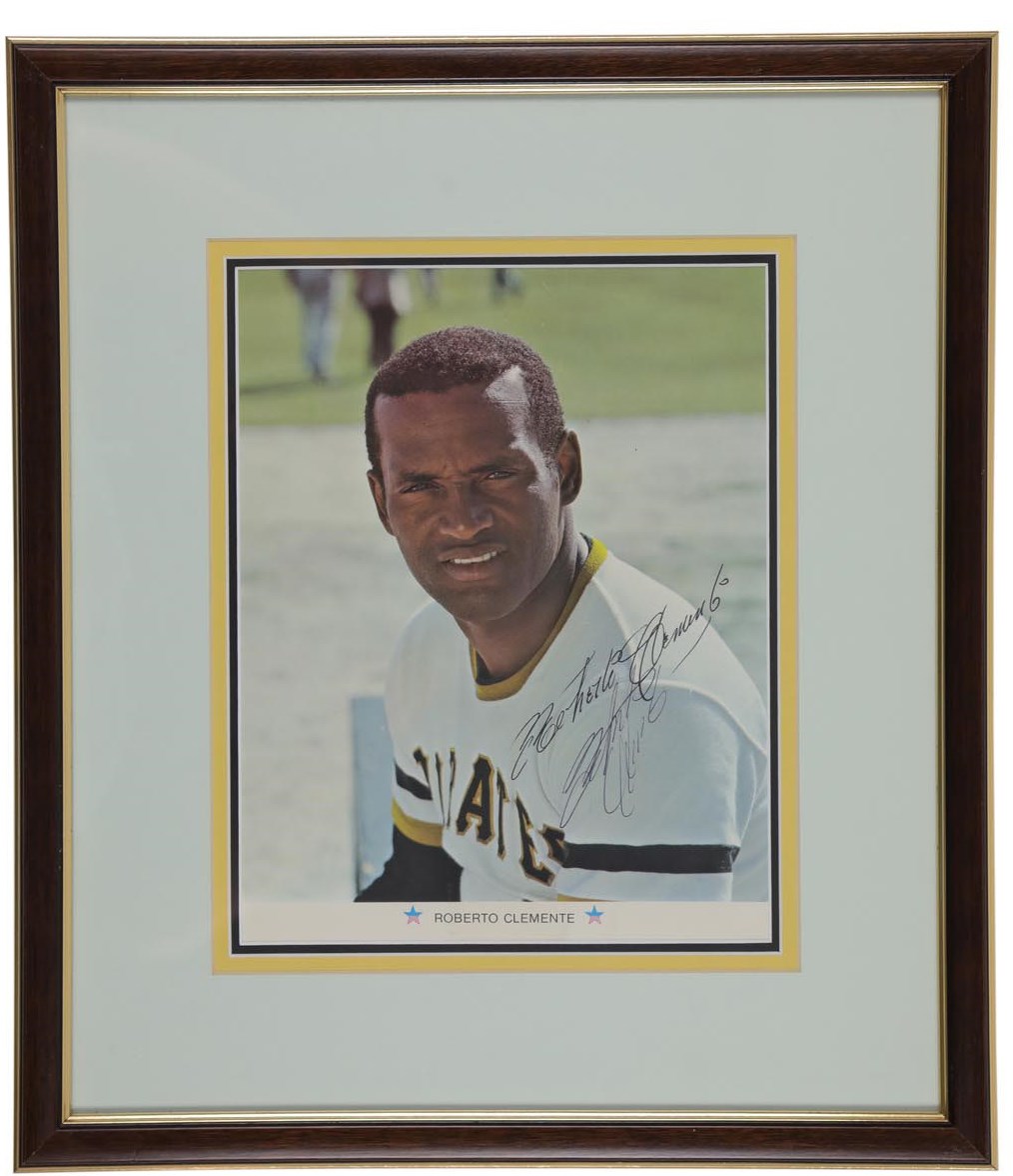 - 1971 Roberto Clemente Signed Arco Photograph (PSA)
