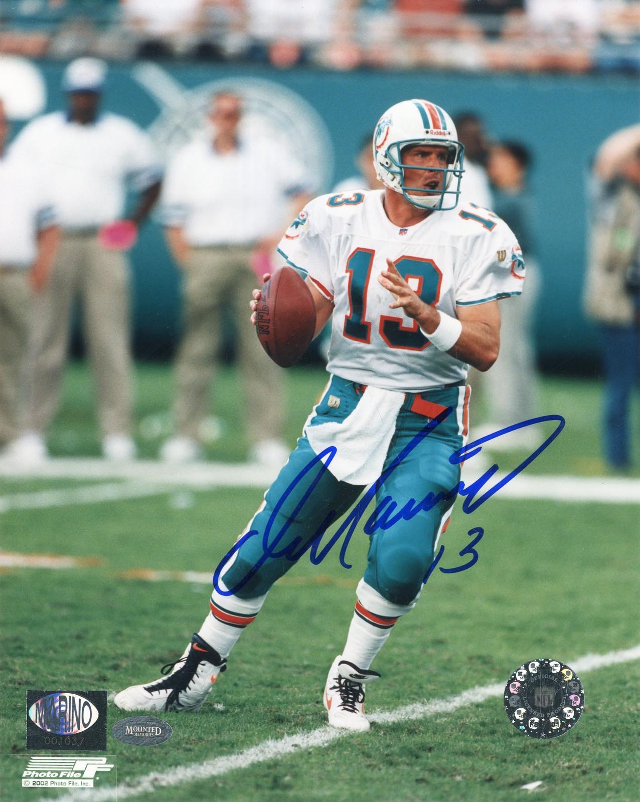 - Dan Marino Signed Miami Dolphins Photograph (Marino Holo & Mounted Memories)