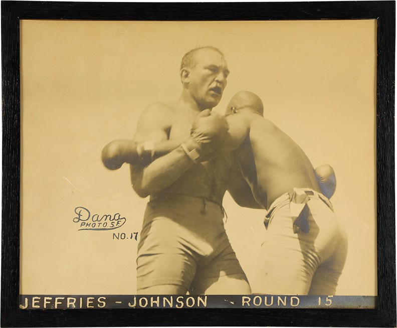 - Jeffries vs. Johnson Round 15 Final Minutes Photograph by Dana