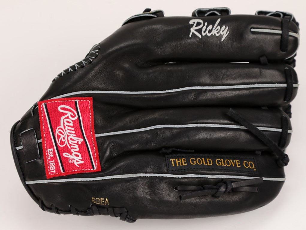 Baseball Equipment - Ricky Ledee Game Used Glove