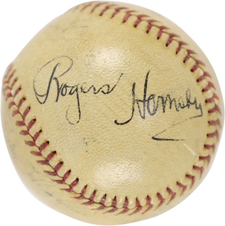 Baseball Autographs - Rogers Hornsby Signed Baseball - Displays as Single (PSA)