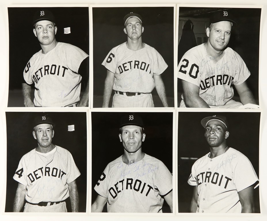 Baseball Autographs - 1962 Detroit Tigers Autographed Publicity Photos (30)