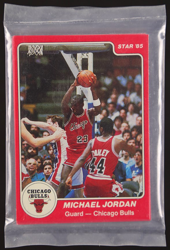 Basketball Cards - 1984-85 Star Chicago Bulls Team Bag with #101 Michael Jordan Rookie
